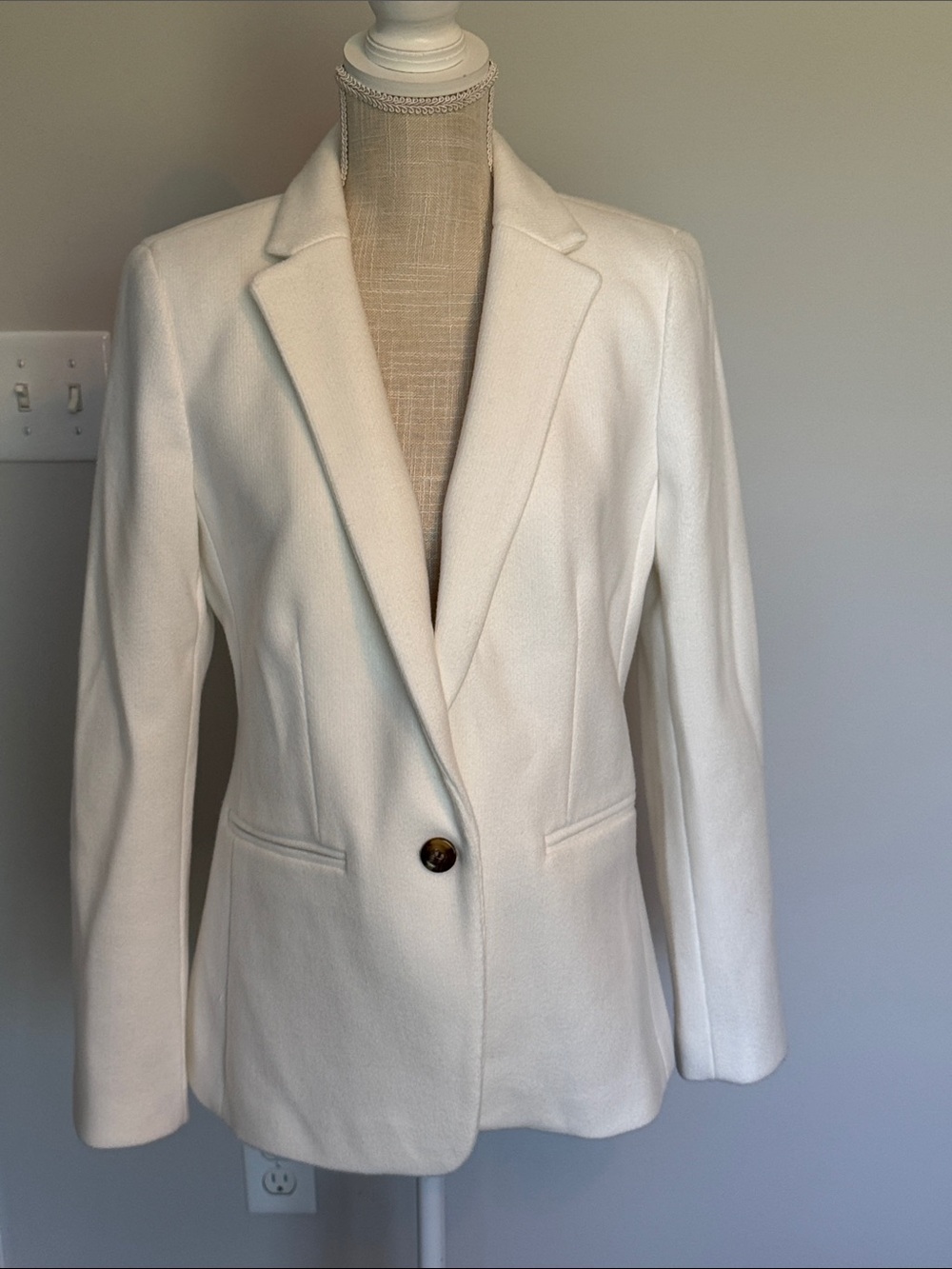 Ann Taylor Cream Single-Button Blazer
